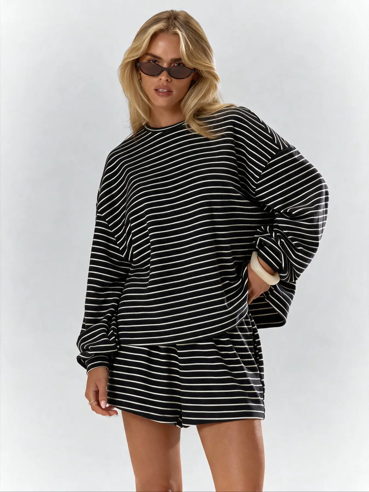 Women'S Striped Set, Loose Fit Oversized, Casual round Neck Long Sleeve Top, Pocket Shorts, 2-Piece Set, Soft Comfortable, Thick Warm Home Wear