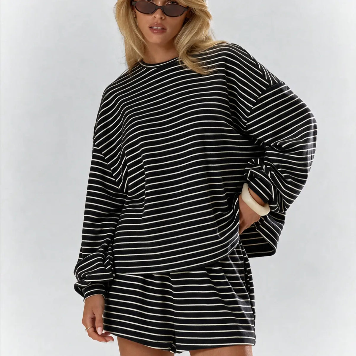 Women'S Striped Set, Loose Fit Oversized, Casual round Neck Long Sleeve Top, Pocket Shorts, 2-Piece Set, Soft Comfortable, Thick Warm Home Wear